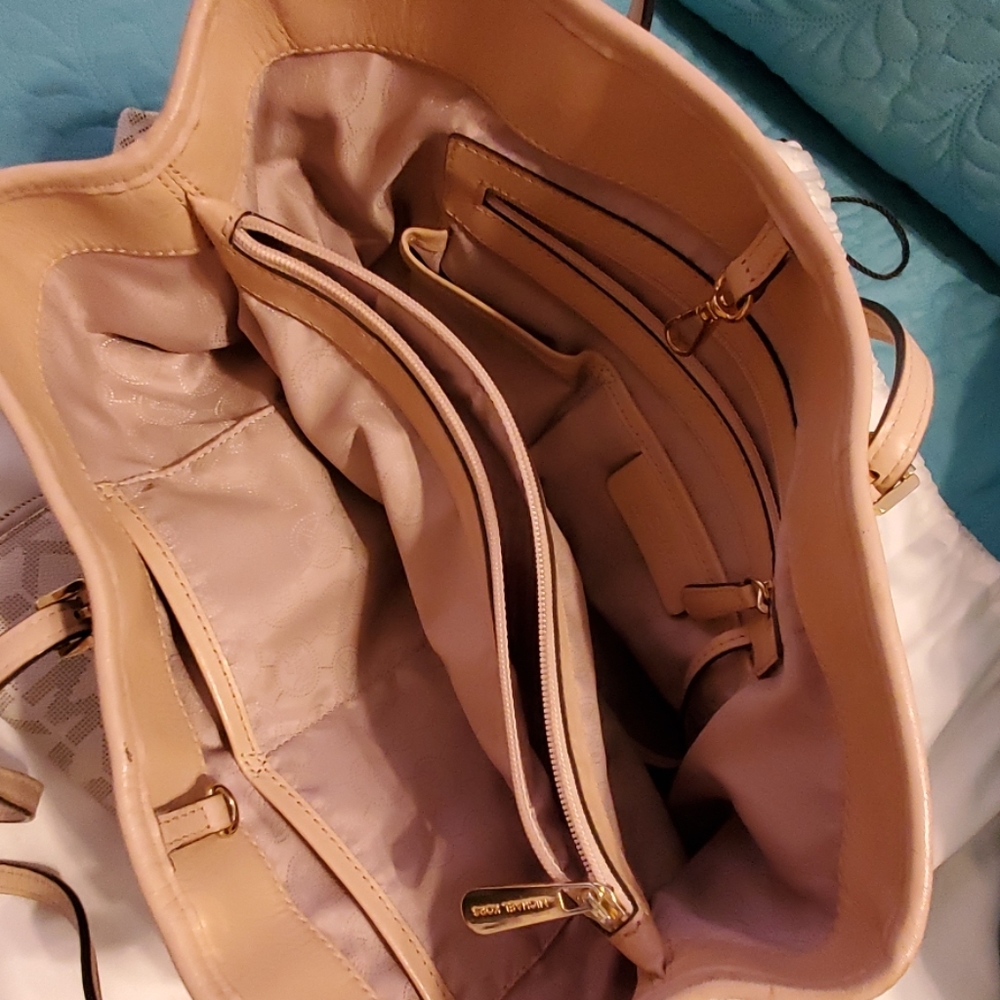 Purse - Picture 4 of 4